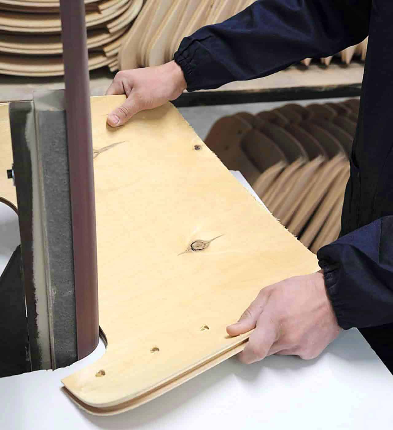 plywood-backrest-smoothing-1280x1400